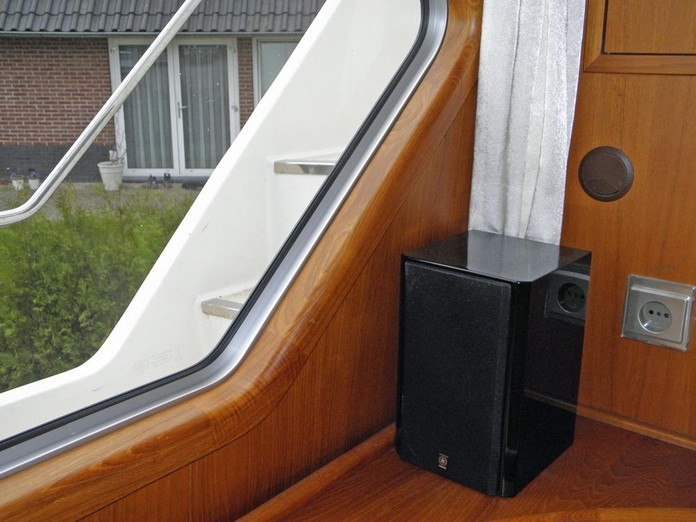 Saloon, Accommodation